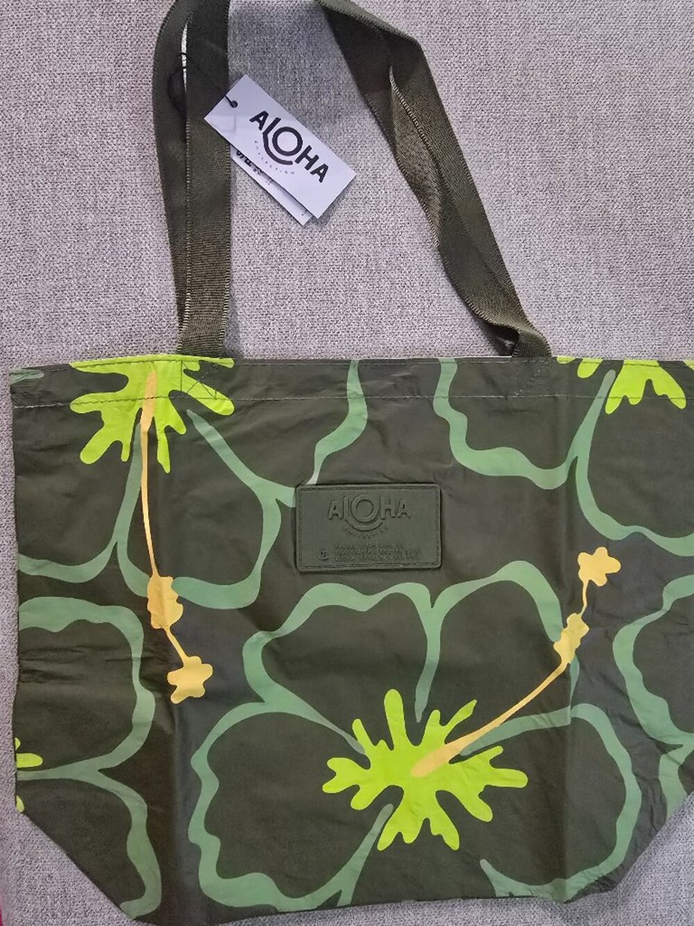 NWT Aloha Collection Waikiki Exclusive Hawaii Reversible Tote Bag